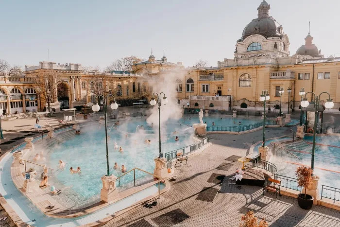 tam suoi nuoc nong o budapest hungary 4