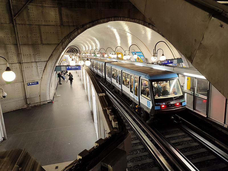Đi Metro Paris như người địa phương: Những mẹo hữu ích cho du khách