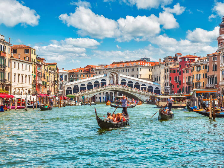 Du ngoạn bằng Gondola - Cách tuyệt vời để khám phá Venice, Ý