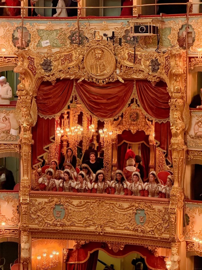 nha hat la scala y 7