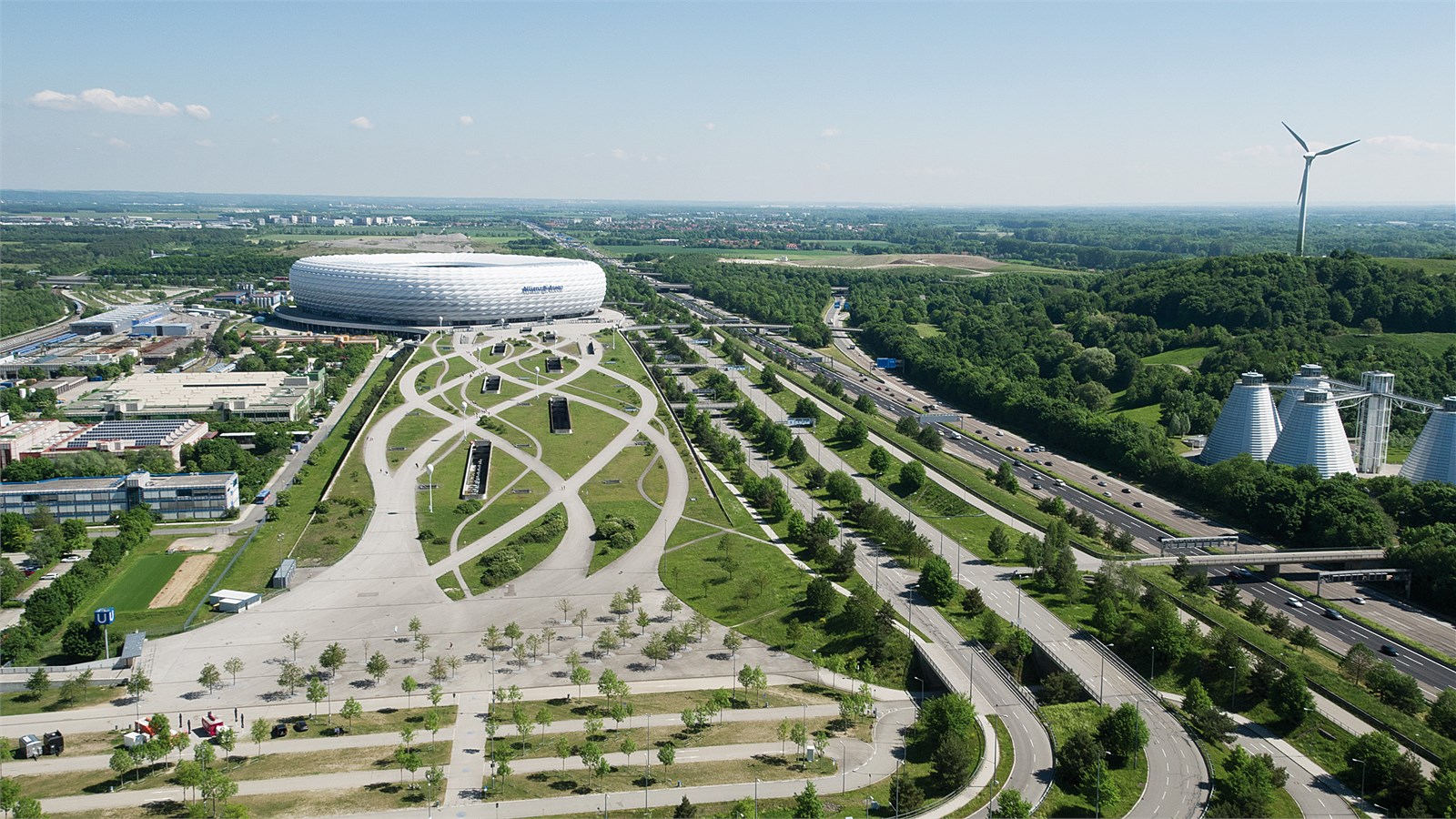 san van dong allianz arena duc 6