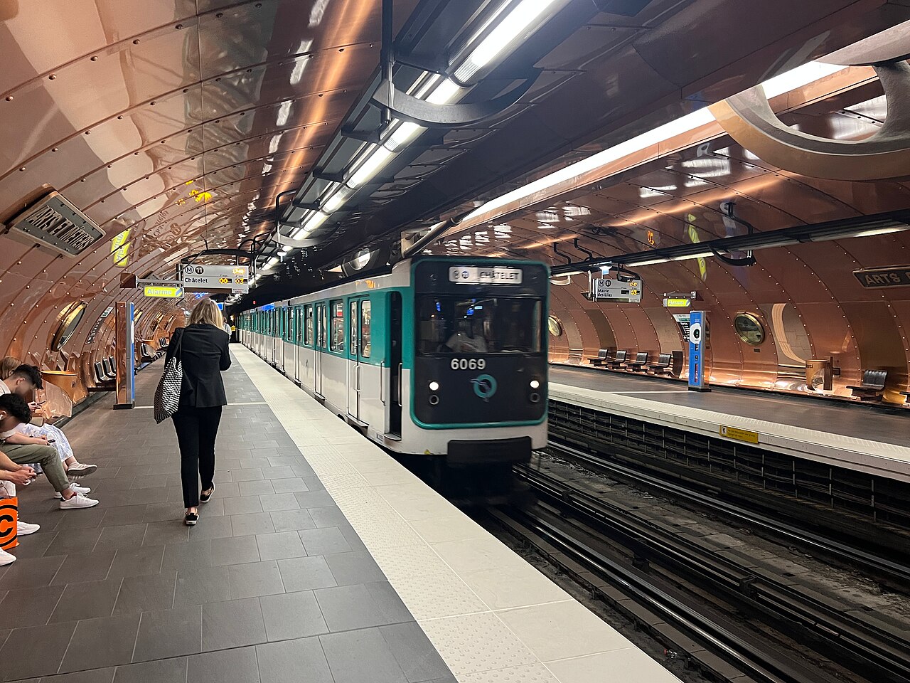 kinh nghiem di paris metro tranh mat 57 usd vi loi nho 2