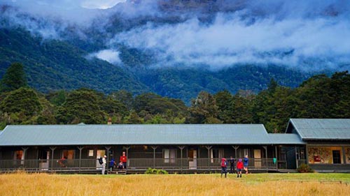 Thuong ngoan Milford TrailNew Zealand 1.5