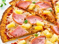 nguoi y va cuoc chien voi pizza dua 4