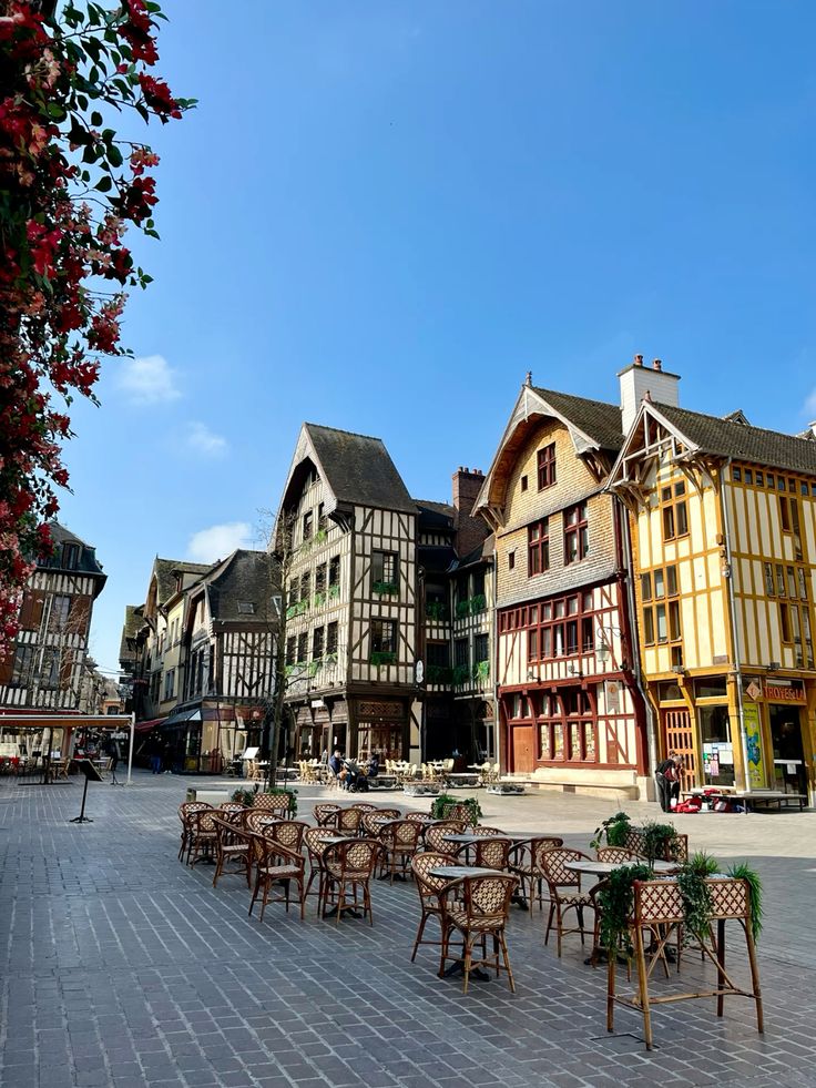 Khu phố cổ Troyes